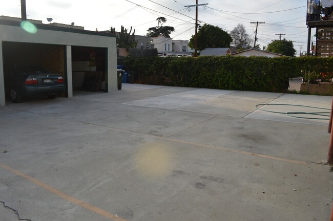 Building Photo - 3117 Van Buren Pl
