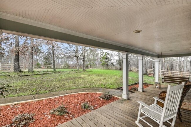 Foto del edificio - 3638 Lower Burris Rd