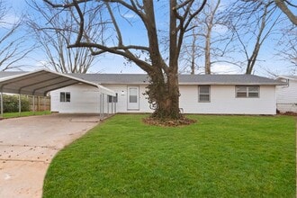 Building Photo - 2902 W Scott St