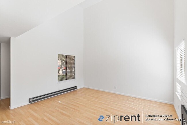 Building Photo - 3 br, 1.5 bath Townhome - 2406 south park ...