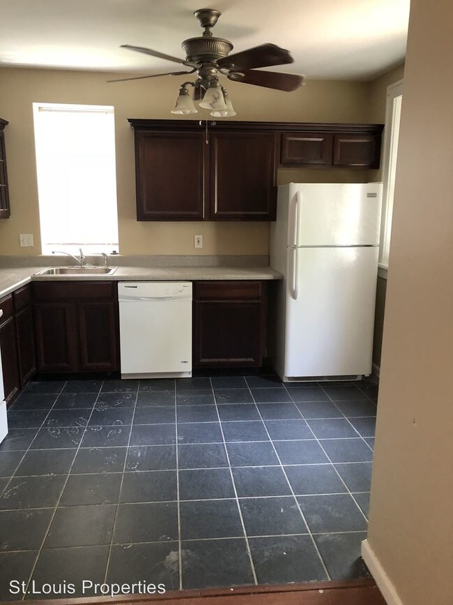 Building Photo - 3 br, 1 bath House - 3337 Oak Hill Ave