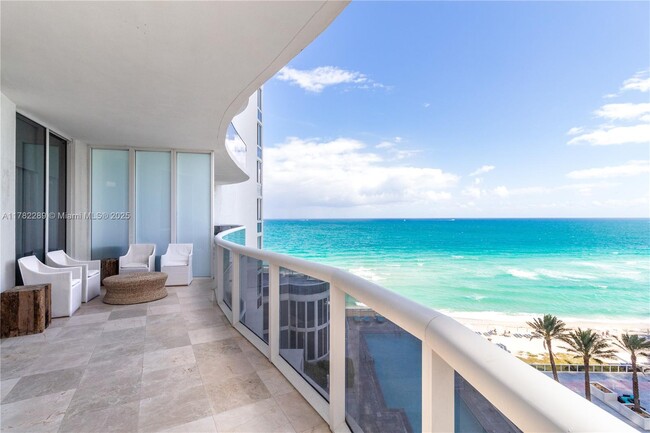 Building Photo - 16001 Collins Ave
