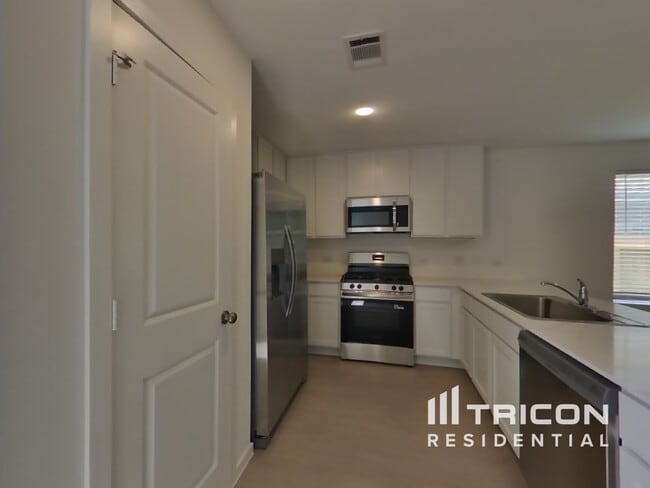Building Photo - 3060 Dawn Sound Dr