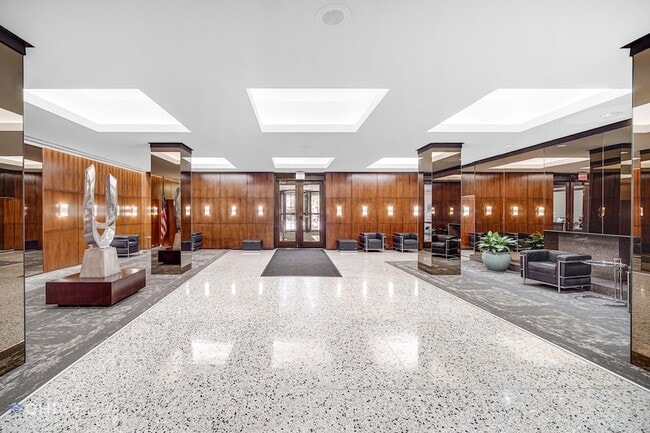 Foto del edificio - 535 N Michigan Ave