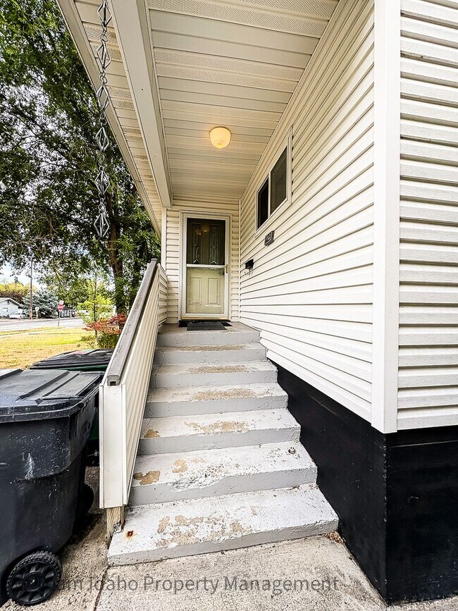 Foto del edificio - 1123 E 6th St