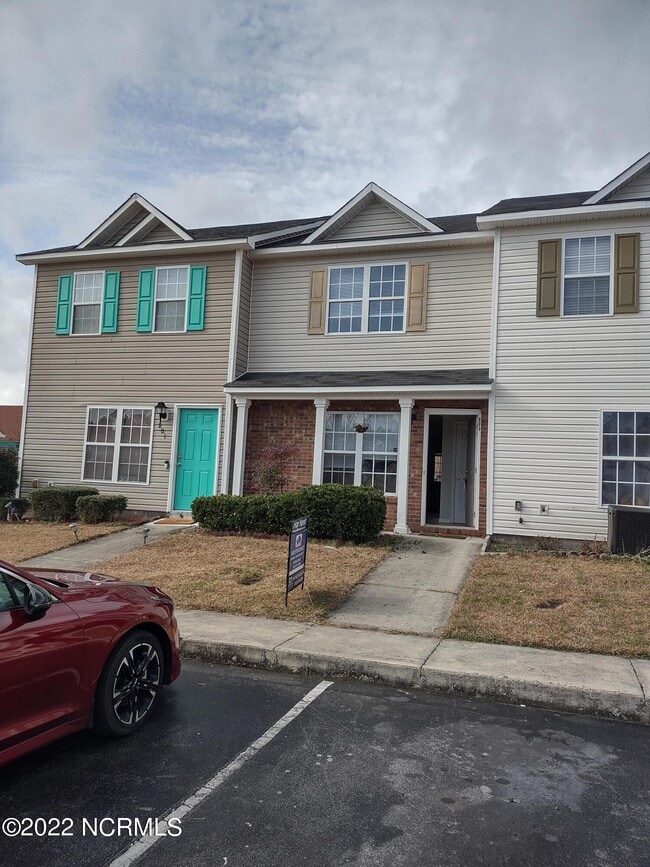 803 Timberlake Trail, Jacksonville, NC 28546 Townhome Rentals in
