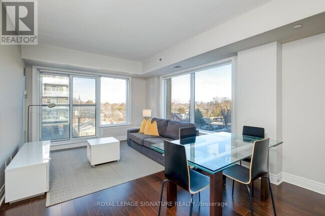 Photo du bâtiment - 701 Sheppard Ave W