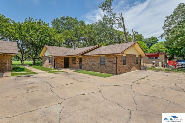 Foto del edificio - 1711 N. Arkansas