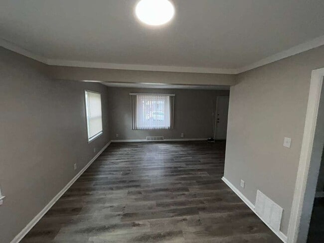 Foto del edificio - Renovated 3 Bedroom Colonial