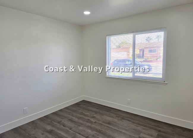 Building Photo - Beautiful North Salinas Unit for RENT!!!