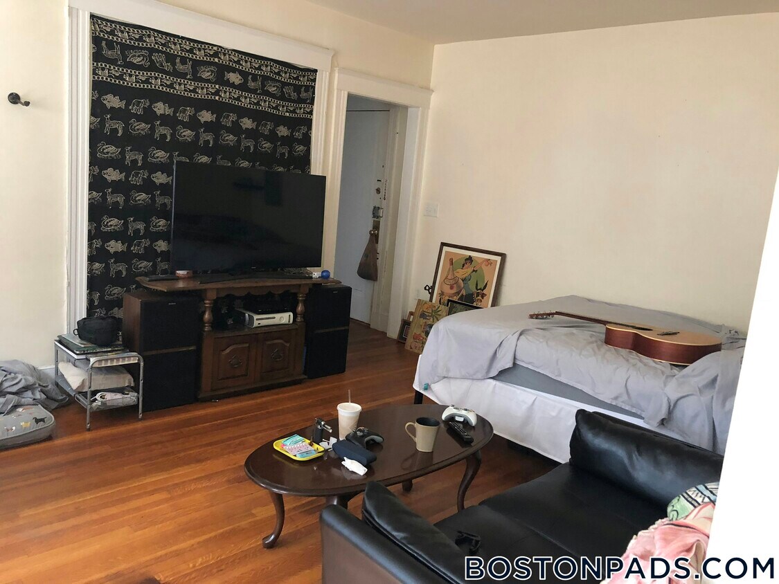 Foto principal - 1615 Commonwealth Ave