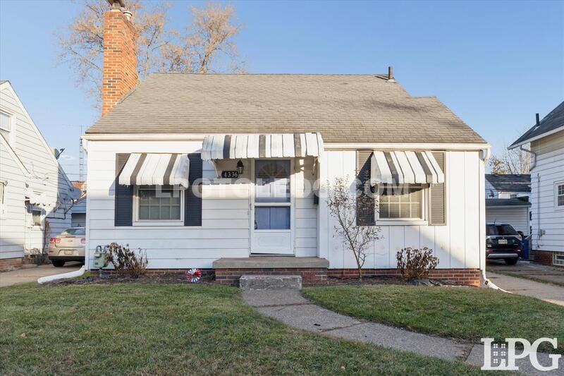 Primary Photo - 4336 Lyman Ave