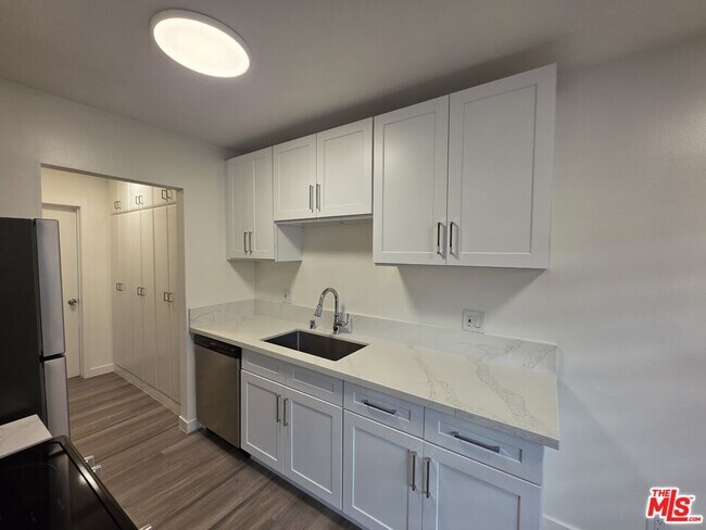 Foto del edificio - 1433 Brockton Ave