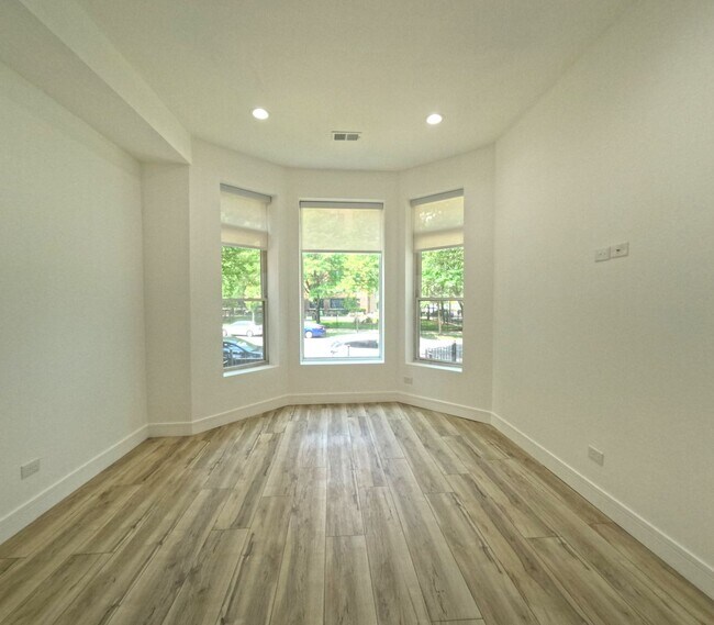 Foto del edificio - 6347 S Woodlawn Ave