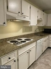 Building Photo - 309 Yoakum Pkwy