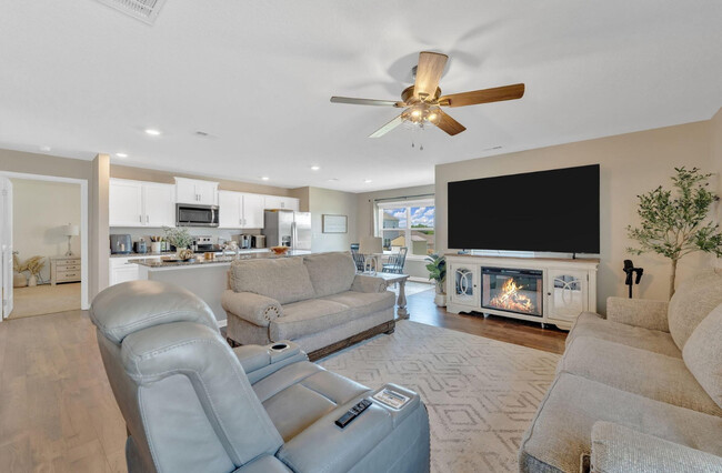 Building Photo - 312 Aspen Dr