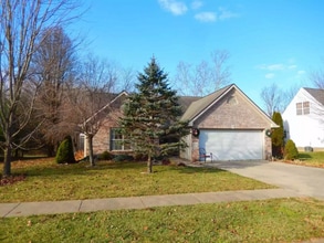 Building Photo - 894 Deer Run