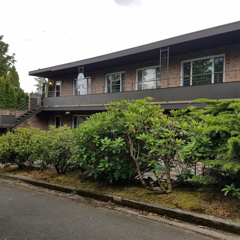 Foto principal - 8257 Corliss Ave N
