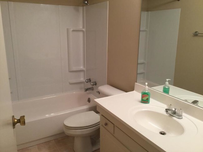 Building Photo - 248 Otterbein Dr., Apt L