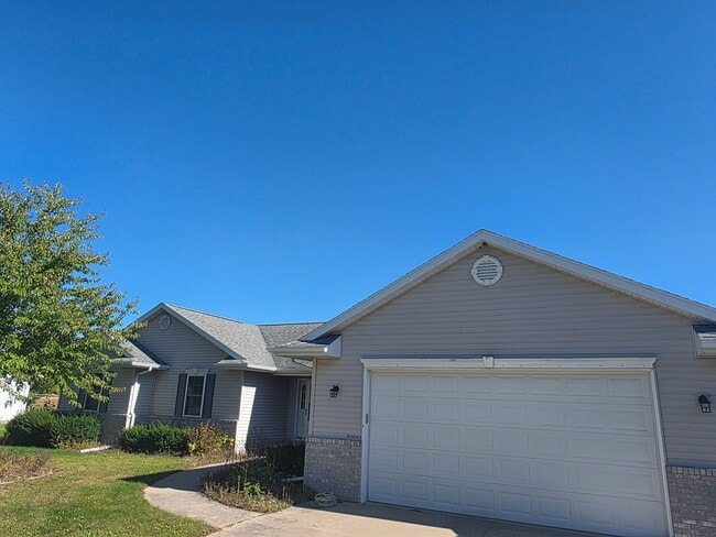 Building Photo - N3840 McHugh Rd