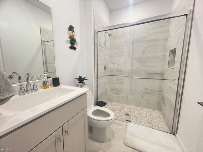 Foto del edificio - 3 br, 3 bath House - 1833 SE 8th Ter