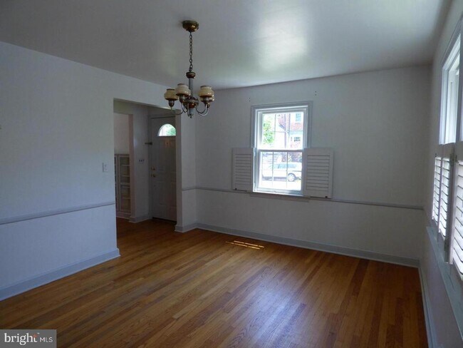 Foto del edificio - 4523 Alton Pl NW