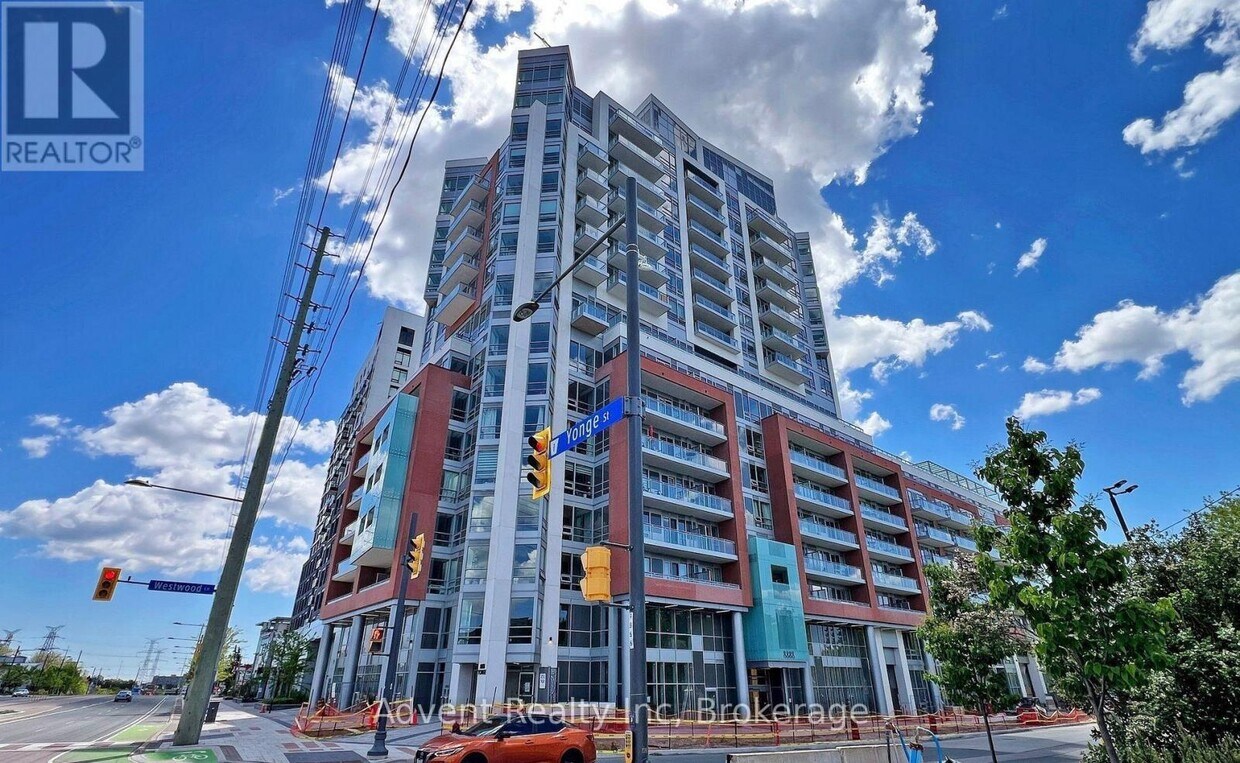 Photo principale - 8888-8888 Yonge St