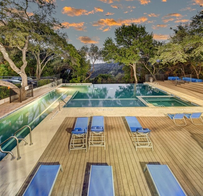 Building Photo - Retreat at Barton Creek