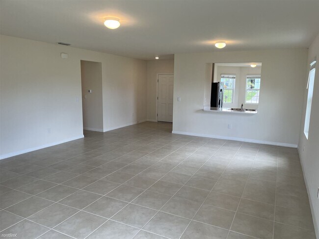 Foto del edificio - 3 br, 2 bath House - 1009 Northeast 11th S...