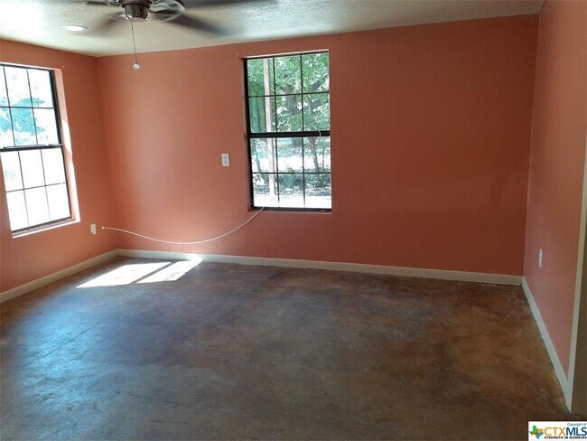 Foto del edificio - 745 E Torrey St