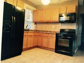 Building Photo - 7134 S University Ave