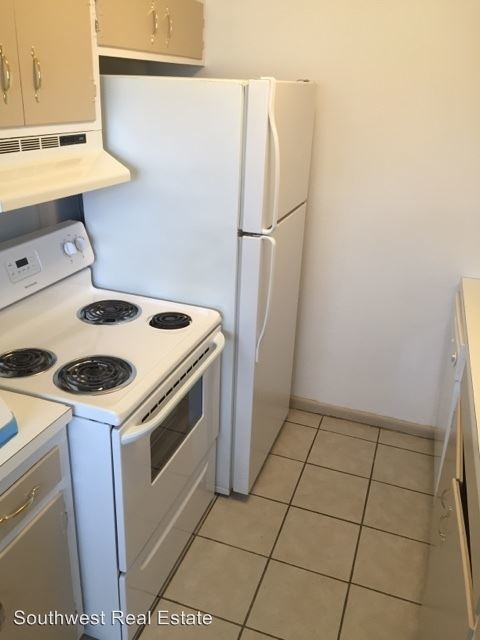 Building Photo - 1 br, 1 bath Apartment - 1221 West  St