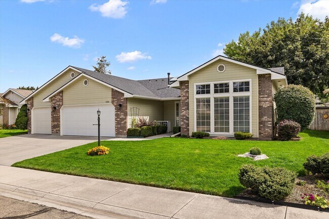 Foto del edificio - 2168 N Glennfield Way