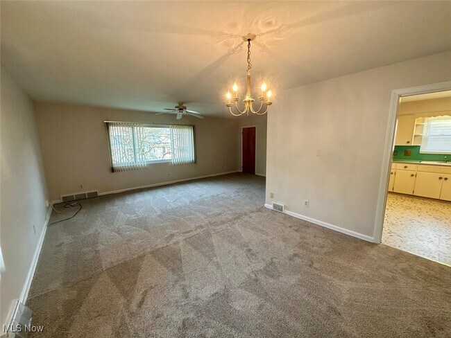 Foto del edificio - 1758 Liberty Dr
