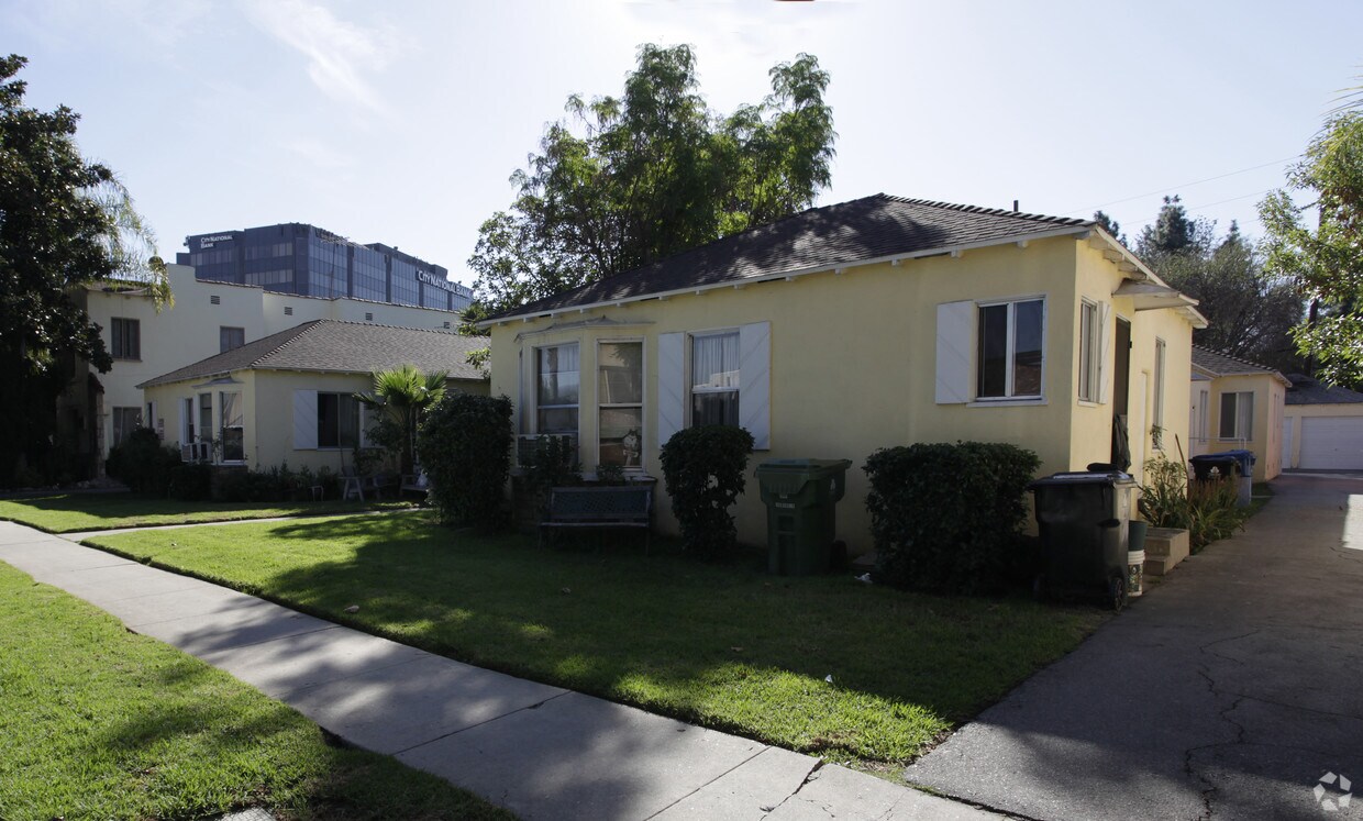 Foto del edificio - 10942-10946 Hortense St