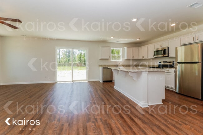 Building Photo - 247 Western Red Cedar Dr