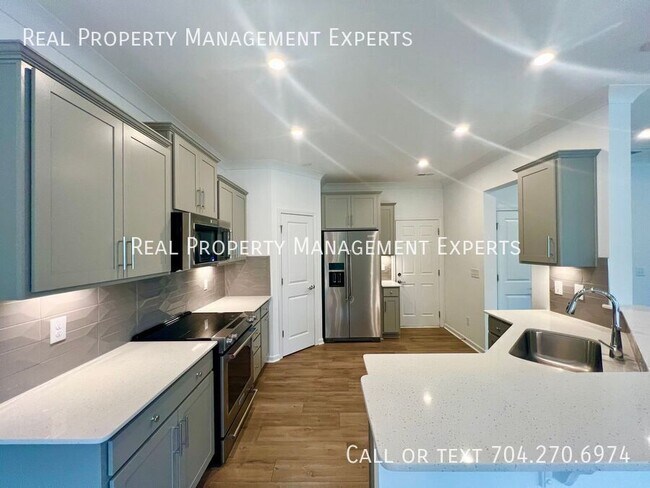 Foto del edificio - 13022 Rover St