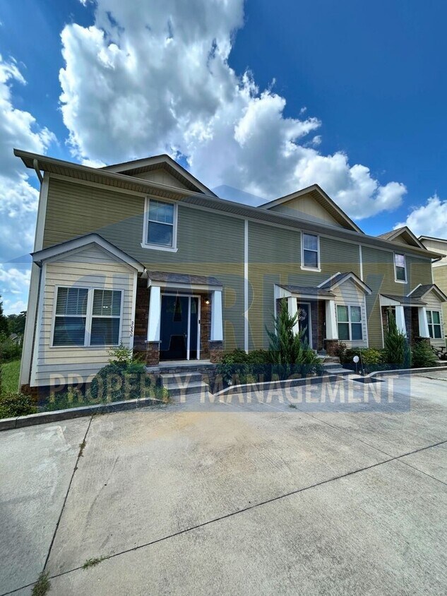 Primary Photo - Modern townhome w/ master-on-main!