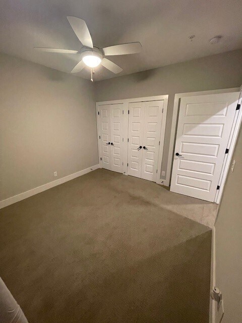Foto del edificio - 1077 E Trinity Ln
