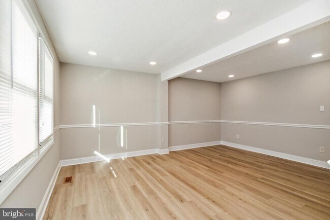 Foto del edificio - 3380 Longbow Ct