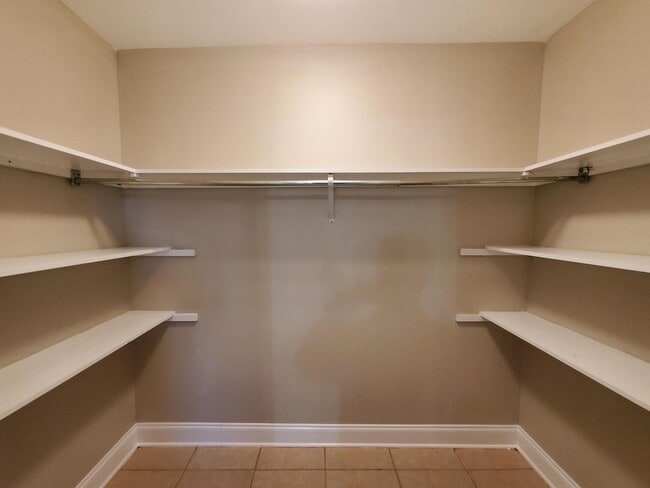 Foto del edificio - 3509 Golden Dr