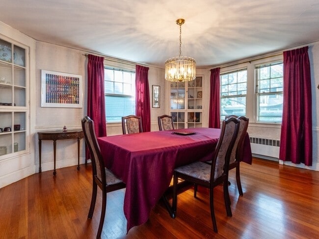 Building Photo - 31 Stetson St