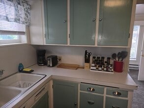 Building Photo - R and B Properties