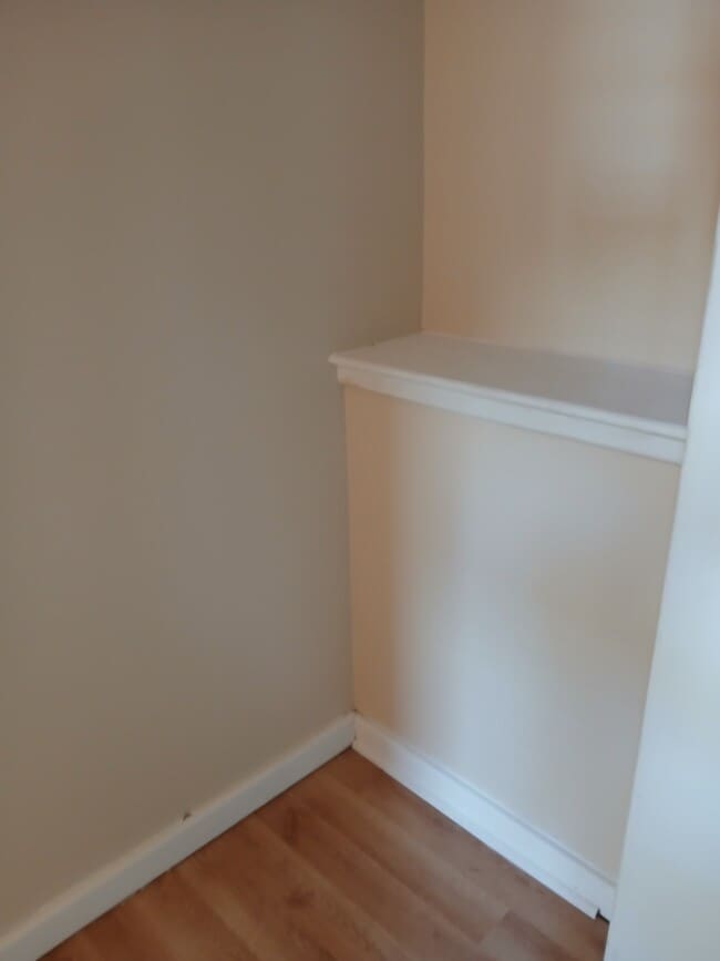 Building Photo - 711-C S Poplar St