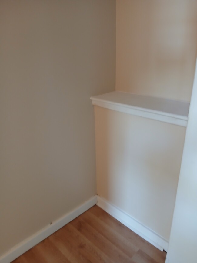 Building Photo - 711 S Poplar St