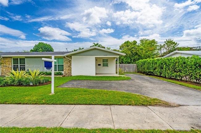 Building Photo - 10650 SW 77th Ave