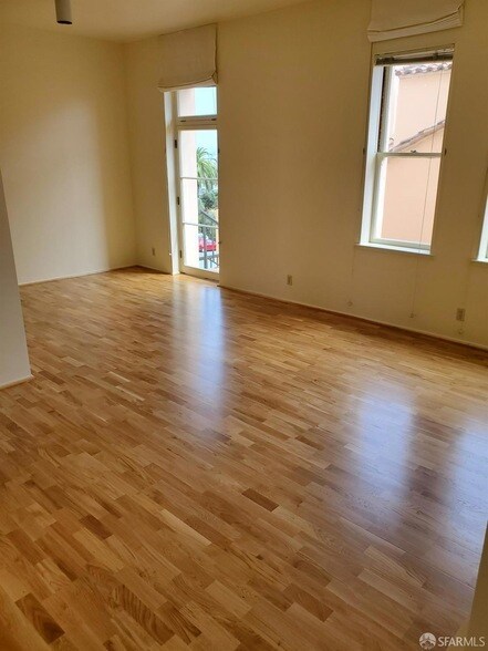 Foto del edificio - 355 Buena Vista Ave E