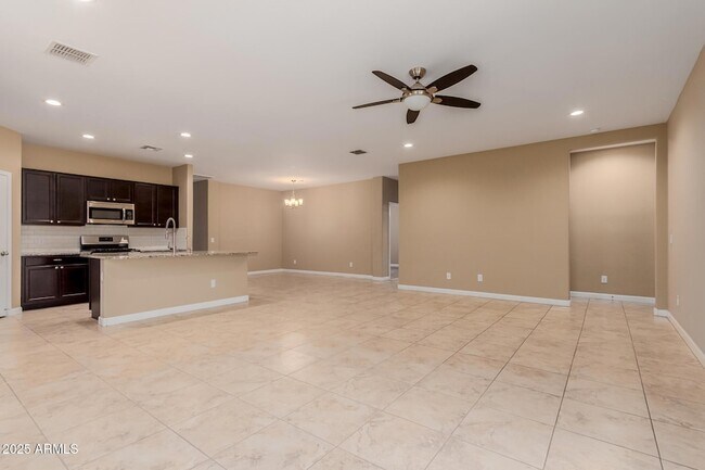 Building Photo - 10743 W Bronco Trail