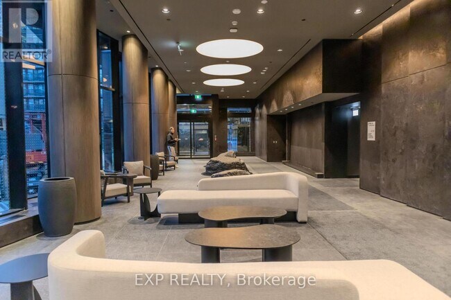 Photo du bâtiment - 120 Broadway Ave