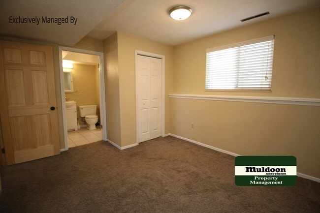 Building Photo - Sweet home with finished basement and garage!